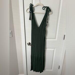 Green Abercrombie tie shoulder midi dress